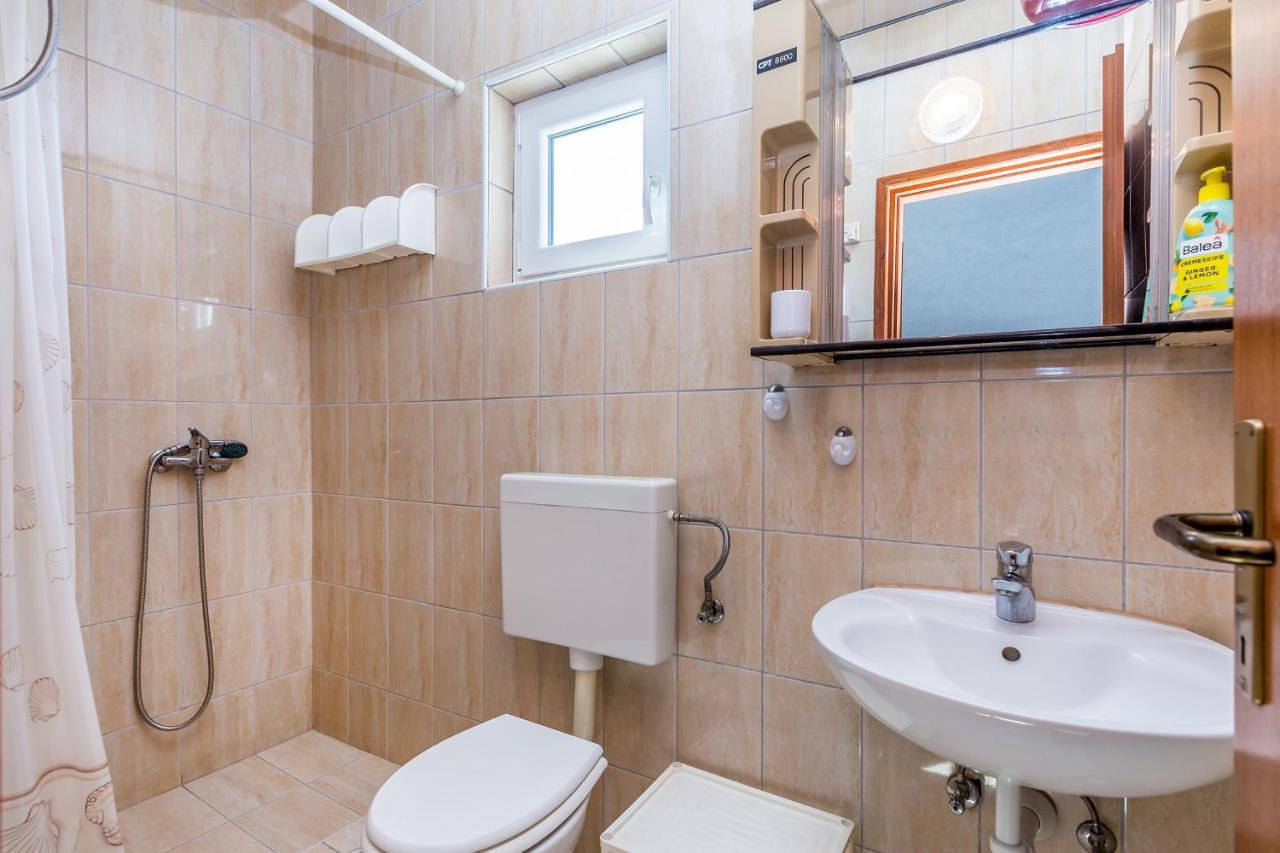 Private Accommodation Стара Башка Экстерьер фото