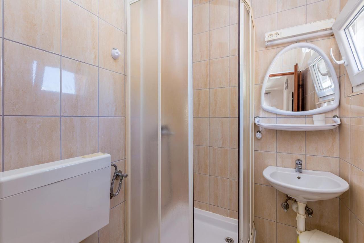 Private Accommodation Стара Башка Экстерьер фото