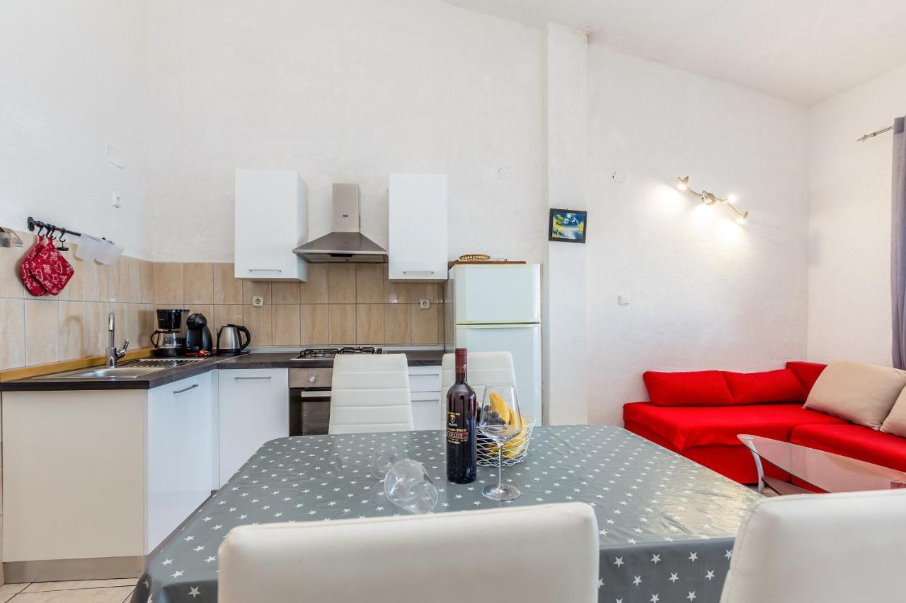 Private Accommodation Стара Башка Экстерьер фото