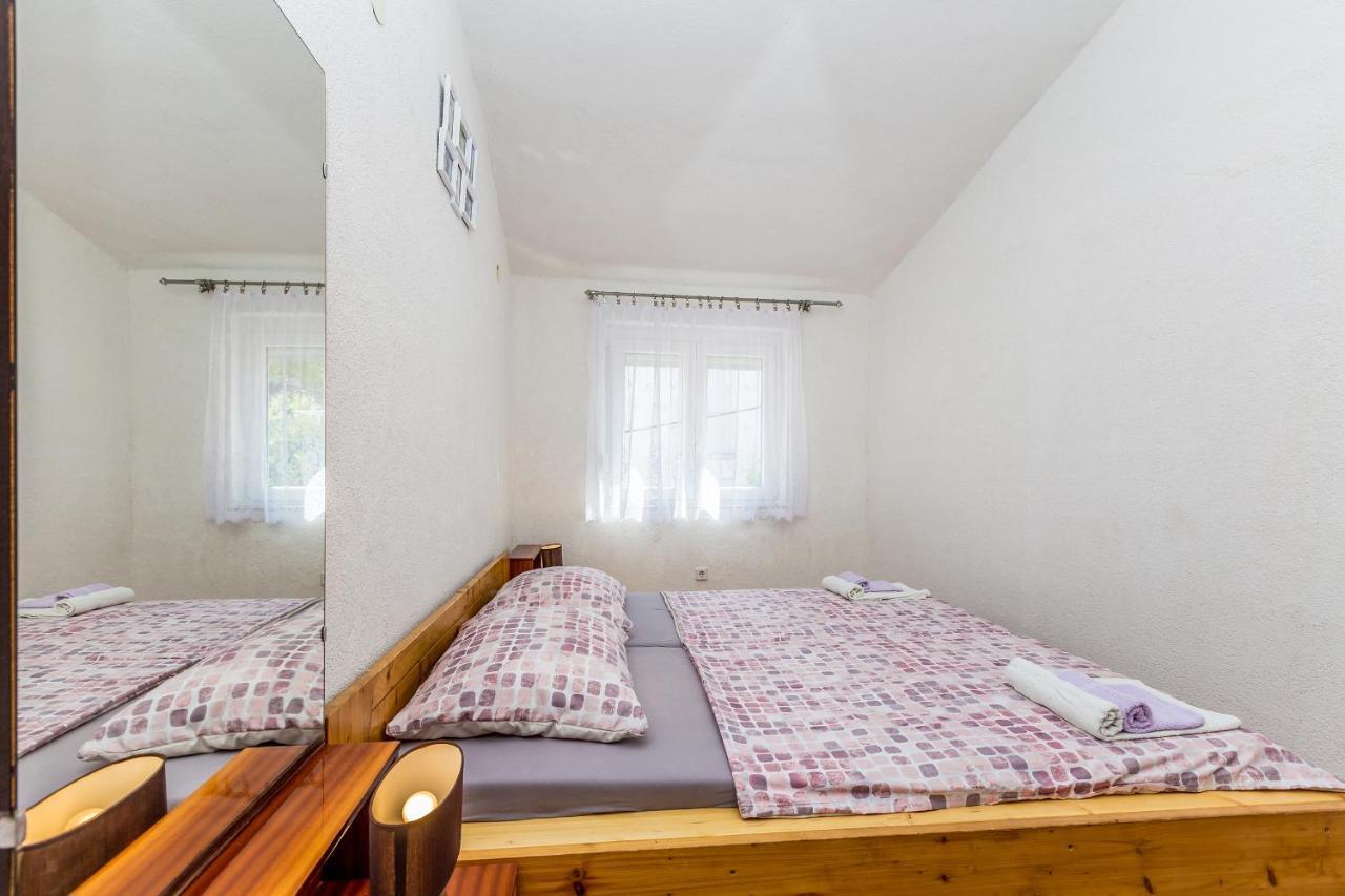 Private Accommodation Стара Башка Экстерьер фото