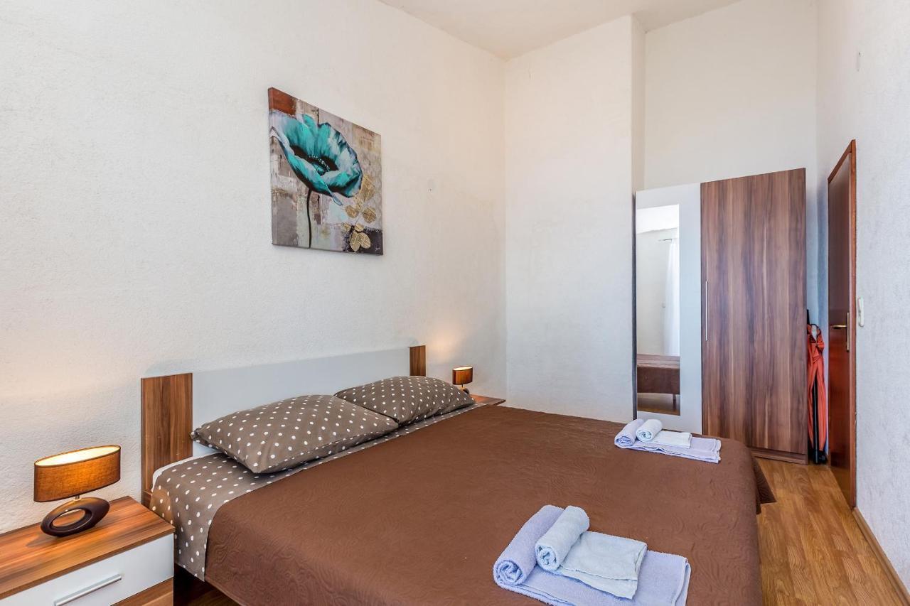 Private Accommodation Стара Башка Экстерьер фото