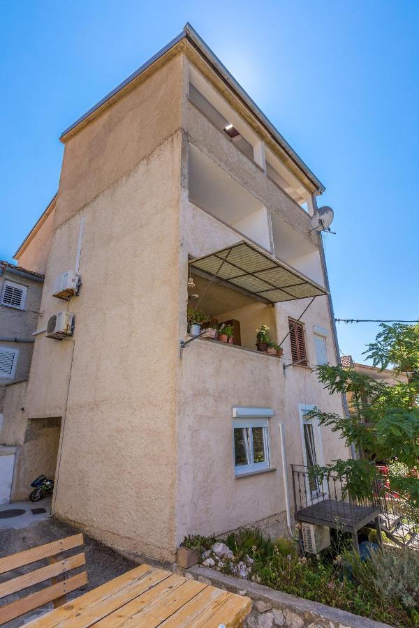 Private Accommodation Стара Башка Экстерьер фото